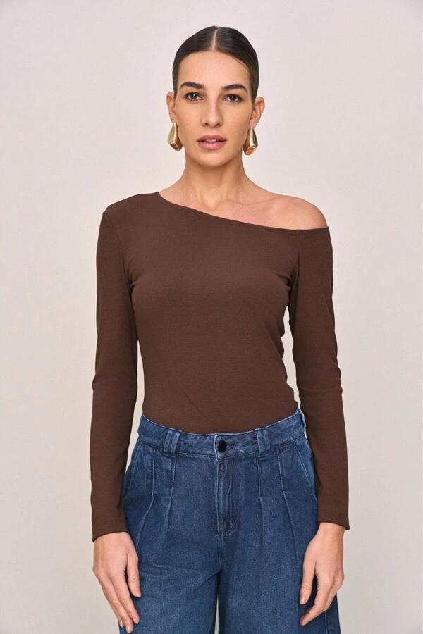 Blusa Manga Longa Assimétrica