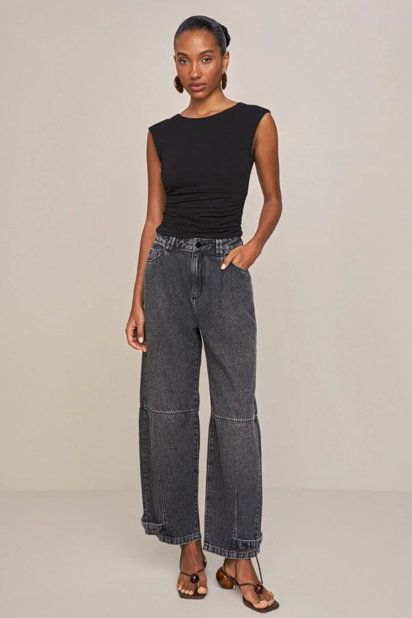 Blusa sem Manga Decote nas Costas