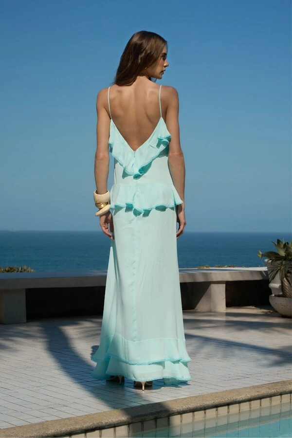 Vestido Fluído de Babados com Detalhe em Renda