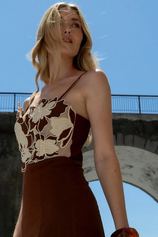 Vestido longo Busto Bordado