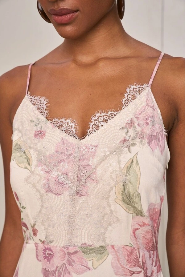 Vestido Long Midi Detalhe Renda