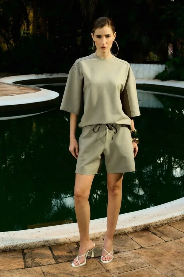 Conjunto T-Shirt Oversized e Short em Malha