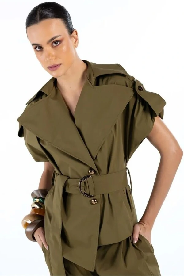 Colete Transpassado Manga Dobrada e Faixa