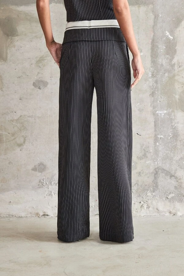 Conjunto Colete E Pantalona Risca de Giz