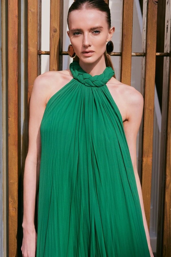 Vestido Tarquinado Pescoço Trançado e Renda Barra