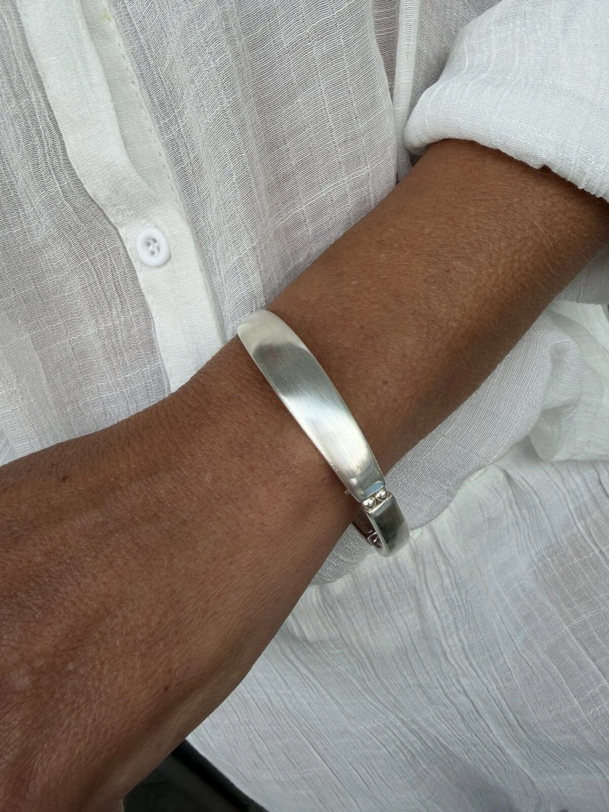 Foto Bracelete Rígido Texturizado Banho de Prata