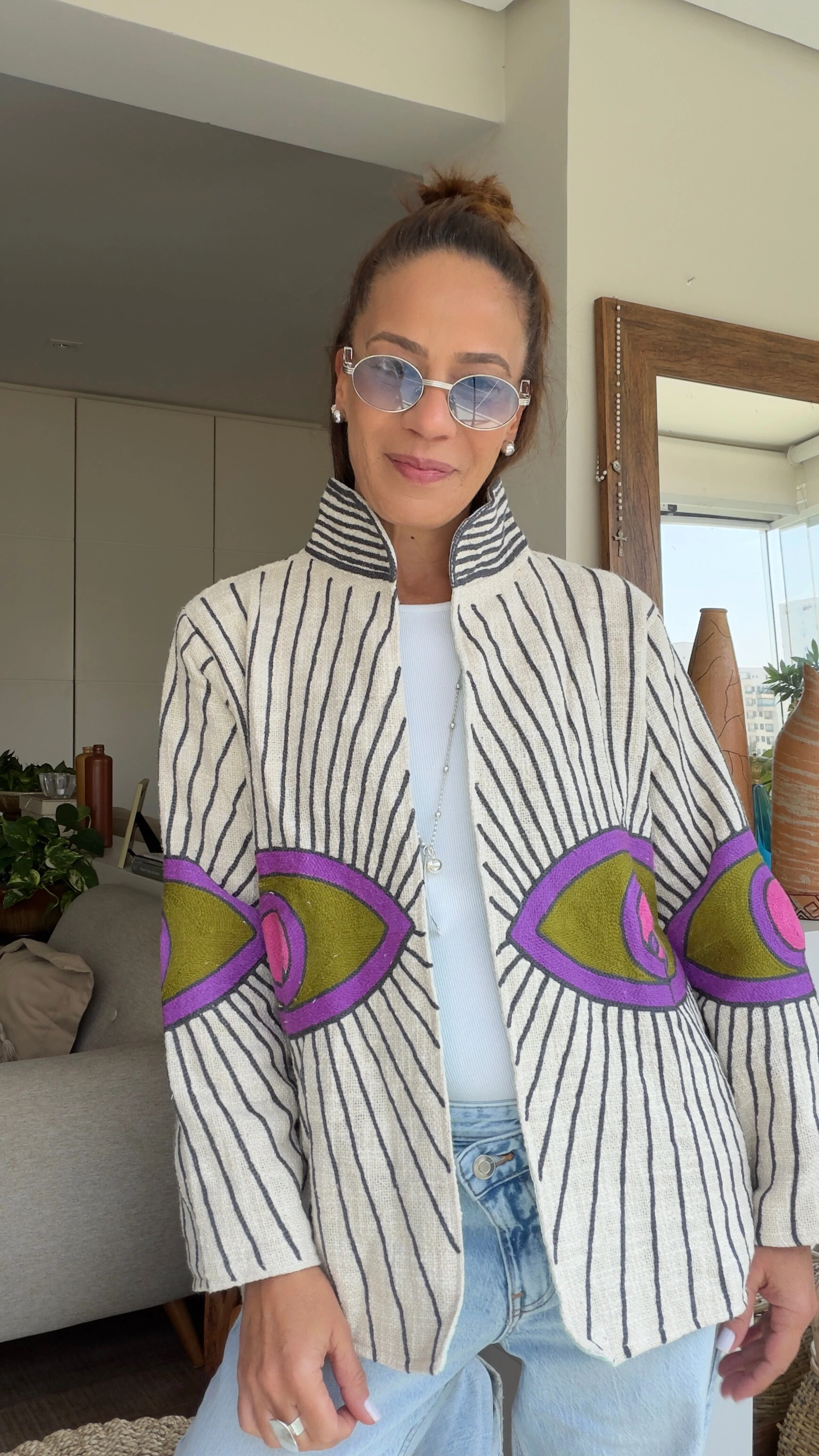 Foto Casaco Bordado Olho Listrado Linho Off-White