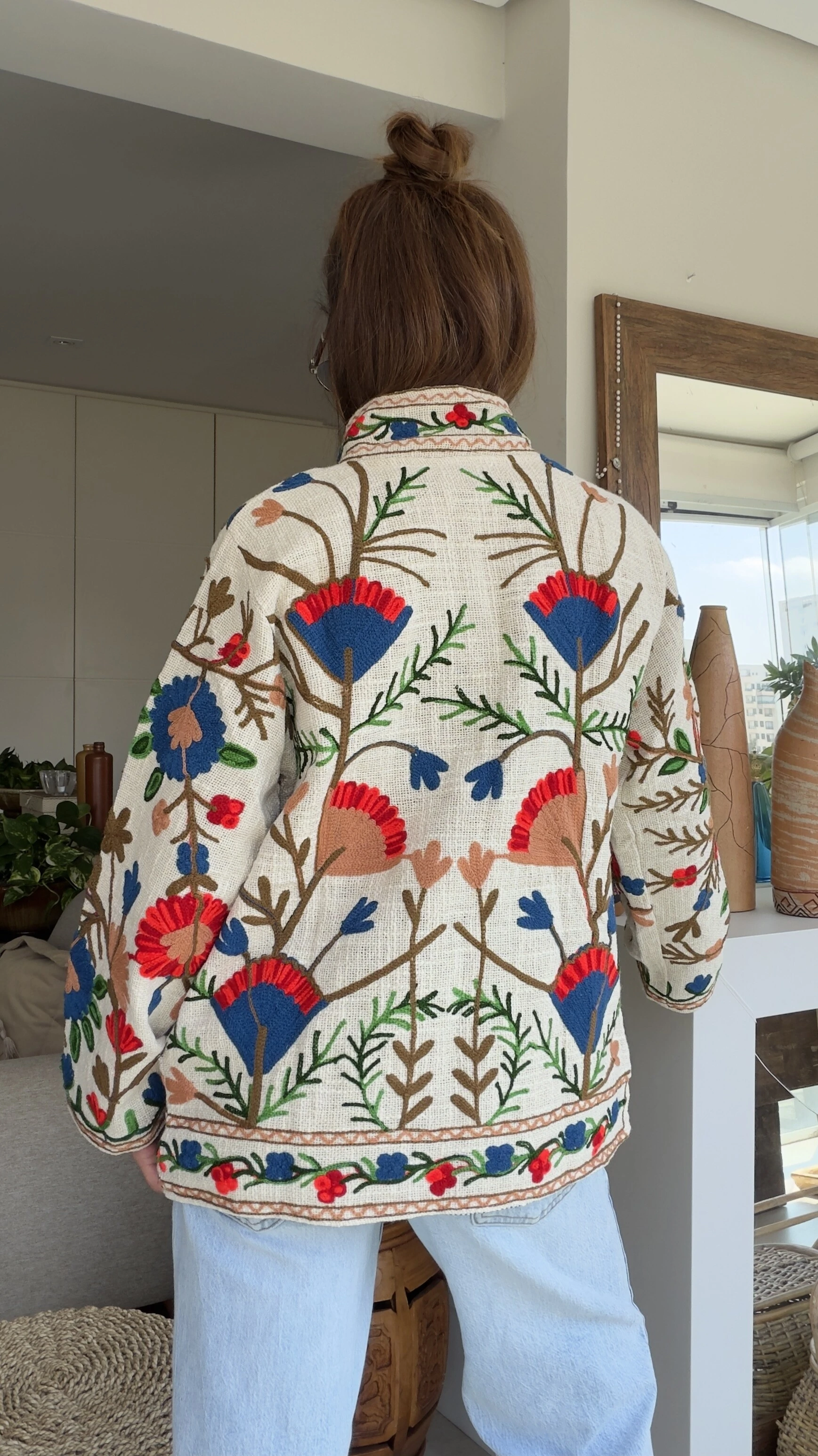 Foto Casaco Bordado Flor Leque Linho Off-White