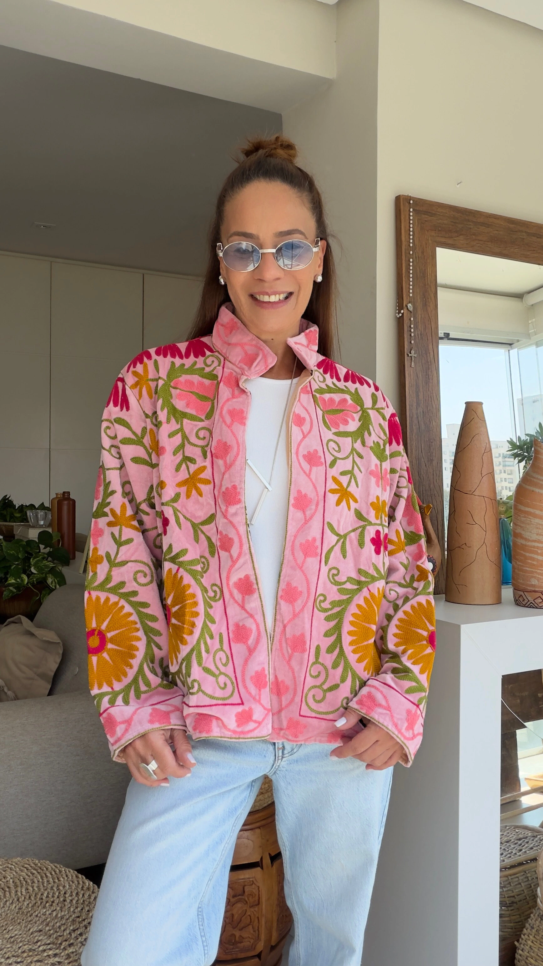 Foto Casaco Bordado Suzani Veludo Rosa