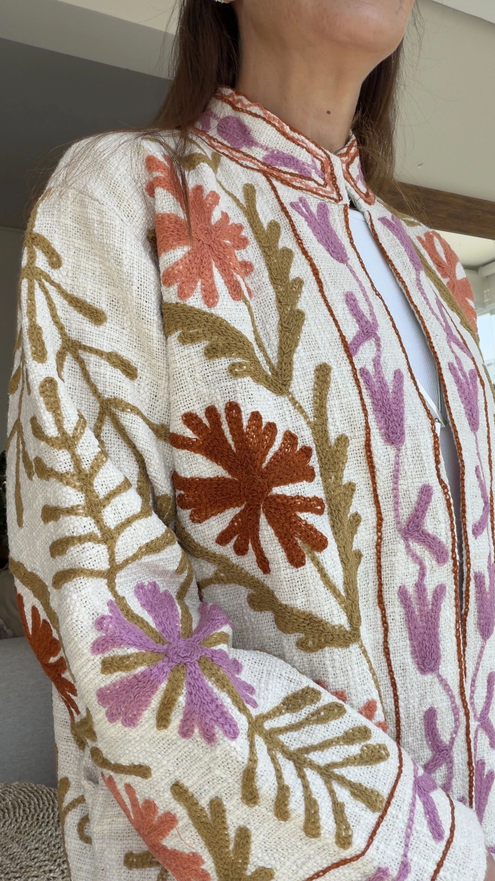 Foto Casaco Bordado Flor Silvestre Linho Off-White
