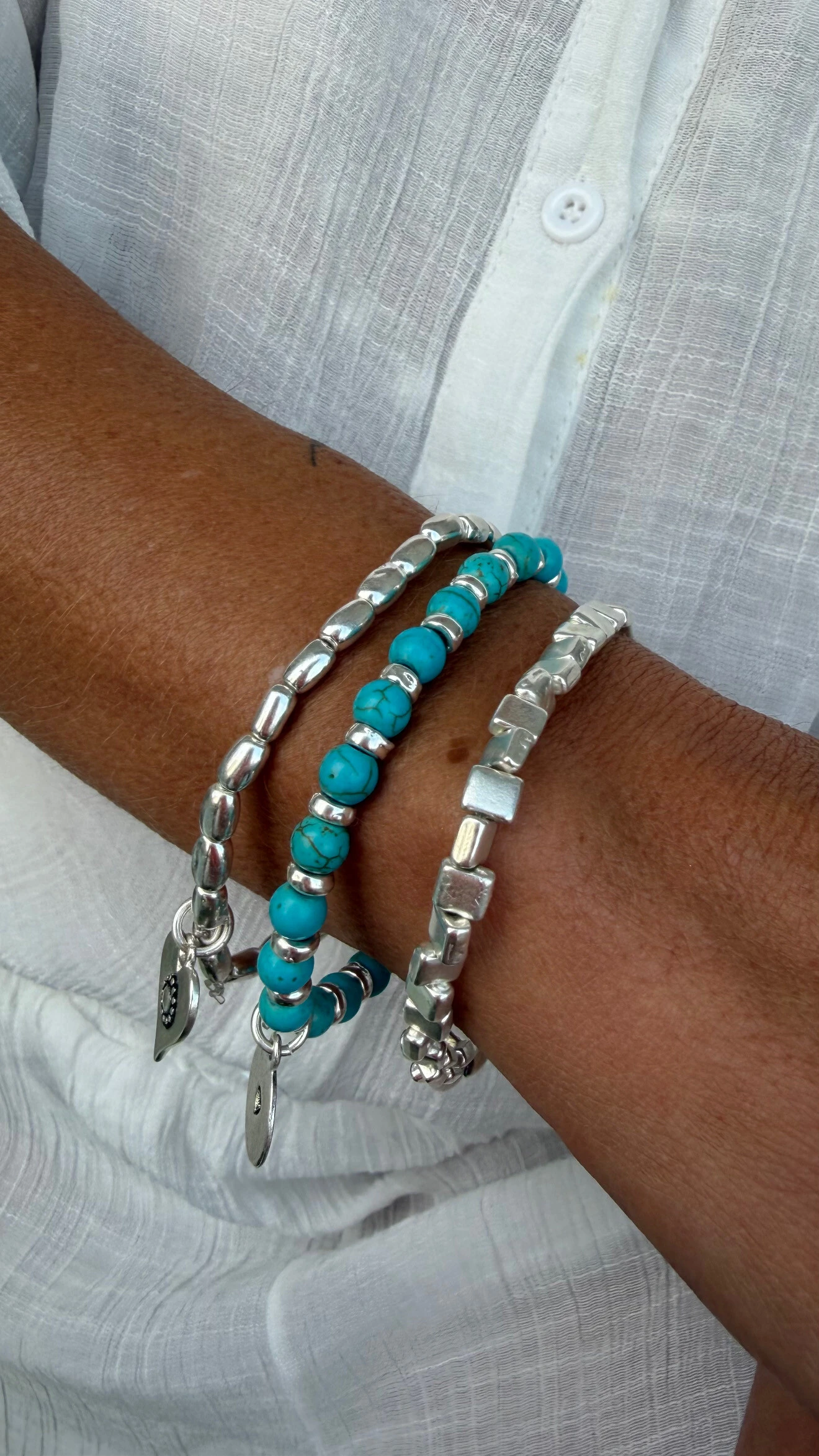 Foto Trio de Pulseiras Boho com Pingentes em Banho de Prata | Tatsi