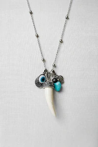 Colar Patuá Turquesa Dente | Banho Ródio | Proteção