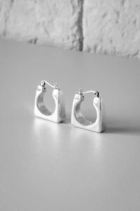 Brinco Argola Quadrada Orgânica | Prata 925 | Moderno