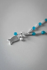 Colar Tubos e Pedras Azul | Pingente Peixe | Banho de Prata 925 | Artesanal