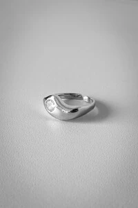 Anel Dedinho com Zircônia | Banho de Ródio | Sofisticado