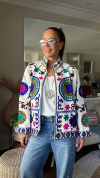 Casaco Bordado Suzani Medalhão Linho Off-White
