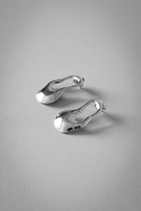 Brinco Vazado Orgânico | Banho de Ródio | Moderno