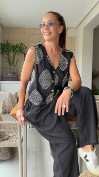 Conjunto Colete Bordado e Calça Pantalona