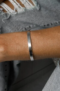 Bracelete Rígido Liso | Banho de Ródio | Atemporal