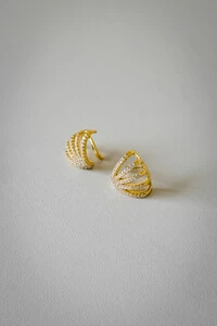 Piercing Cravejado Abas | Banho de Ouro 18k | Luxo