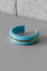 Bracelete Resina Azul | Detalhe Dourado | Estiloso