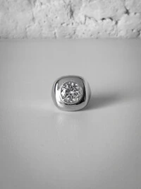 Anel Zircônia Central | Banho de Ródio | Sofisticado