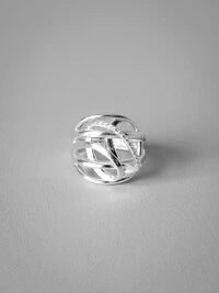 Anel Fio Entrelaçado Zirconias | Prata 925 | Design Orgânico