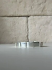 Pulseira Elástica Firme Elos Retangulares Curvos Banho de Prata