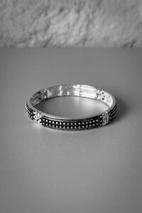 Pulseira Granulada Vintage | Banho de Ródio | Sofisticada