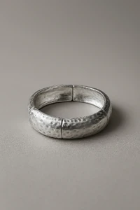 Pulseira Segmentada Martelada | Banho de Ródio | Impactante