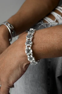 Pulseira Flores Havaí | Banho de Prata 925 | Tropical