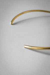 Choker Aberto Liso | Banho de Ouro 18k | Moderno