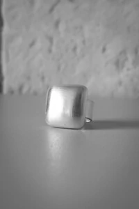 Anel Quadrado Liso Ajustável | Banho de Prata 925 | Minimalista