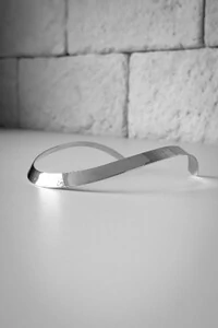 Choker Achatada Aberta | Banho Ródio | Minimalista