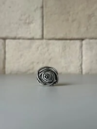 Anel Maxi Espiral Rosa Banho de Prata Envelhecido Ajustável