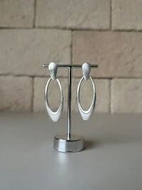 Brinco Maxi Argola Oval Pendente Banho de Prata