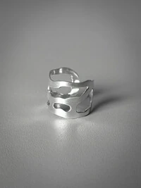 Anel Vazado Orgânico Ajustável | Banho de Prata 925 | Moderno