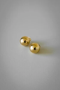 Brinco Esfera Lisa | Banho de Ouro 18k | Minimalista