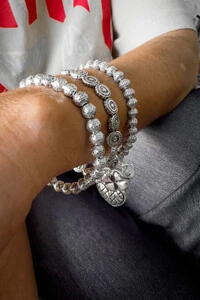 Conjunto Pulseiras Pingentes | Paz, Amor e Sorte | Banho de Prata 925 | Estilo