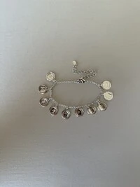 Pulseira Berloques Moedas Banho de Ródio
