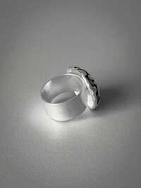 Anel Redondo Bolas Texturizado Ajustável | Banho de Prata 925