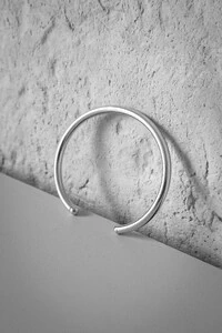 Bracelete Rígido Fino | Banho de Ródio | Minimalista