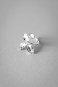 Anel Flor Zircônia Aberto | Prata 925 | Design Orgânico