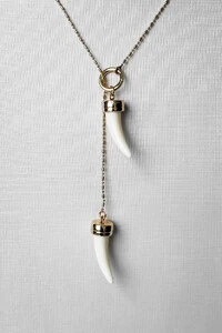 Colar Pingentes Dentes Brancos | Banho Ouro 18k | Poderoso