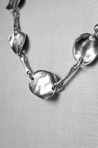 Colar Longo Placas Orgânicas | Banho Prata 925 | 80 cm