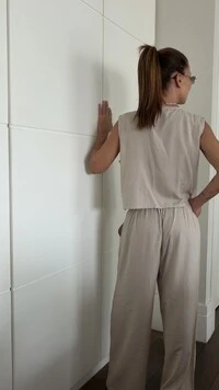 Conjunto Colete Bordado e Calça Pantalona Areia