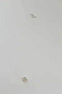 Colar Pingente Trevo Nylon | Madrepérola