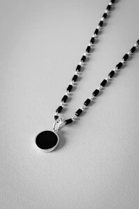 Colar Longo Pingente Preto | Banho de Prata 925 | Versátil