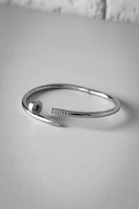 Bracelete Prego Feminino | Banho de Ródio | Moderno