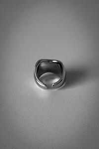 Anel Curvas Orgânicas | Banho de Ródio | Moderno